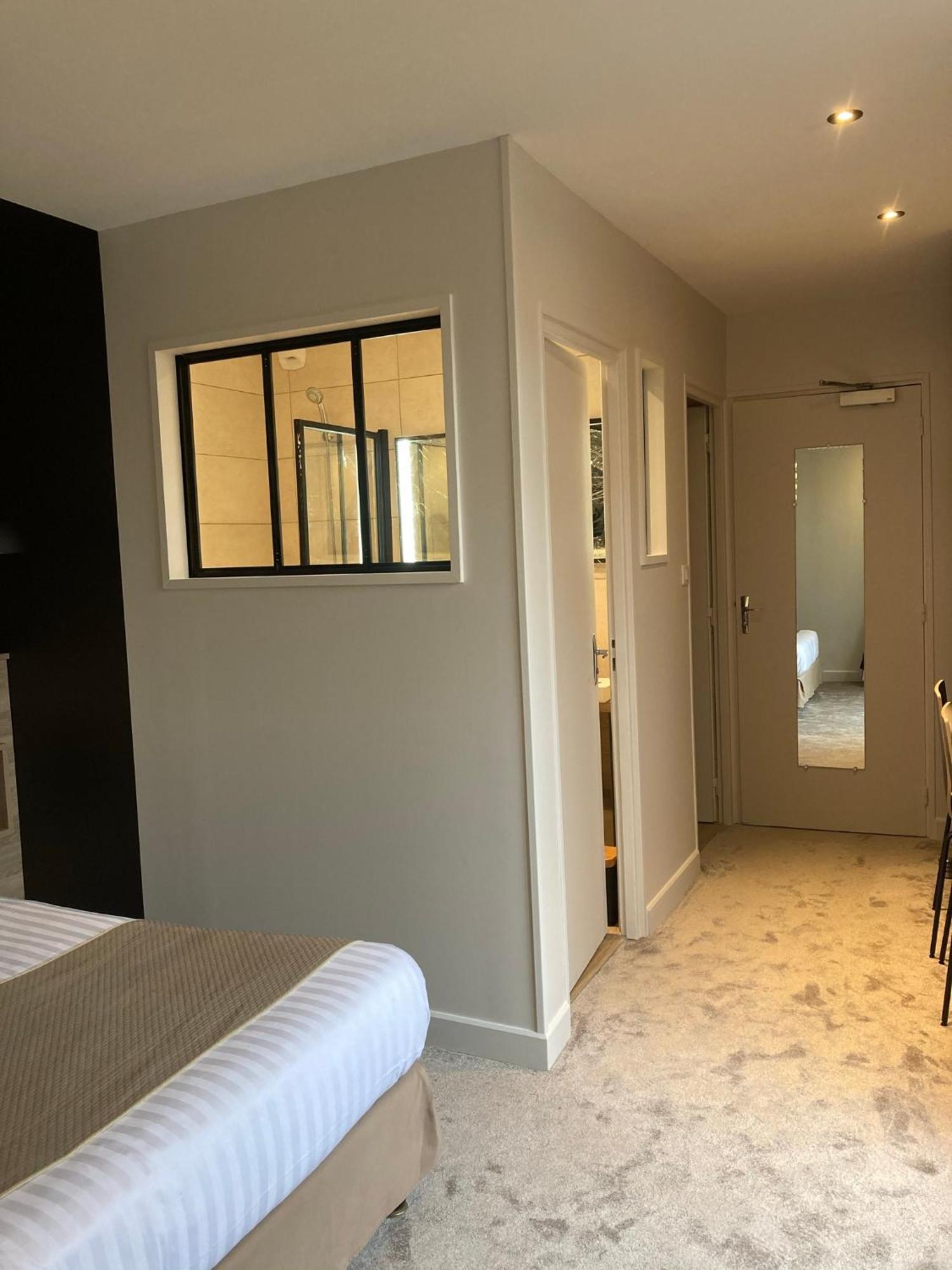 Hotel Logis Restaurant Des Voyageurs 2*