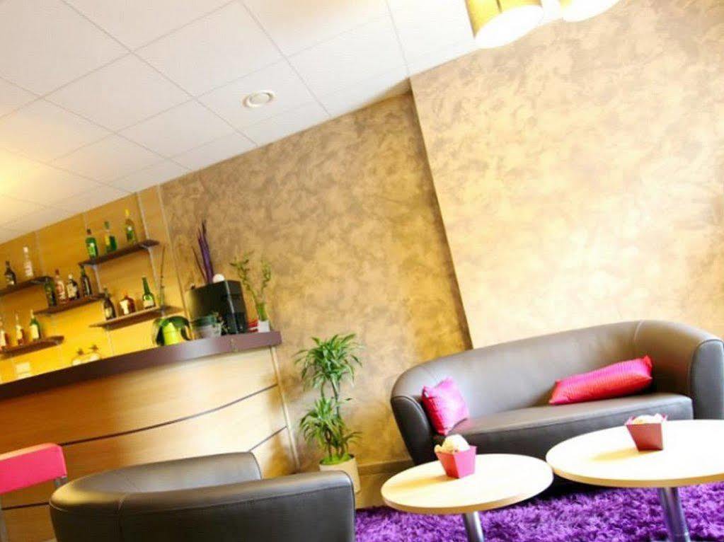Logis Restaurant Des Voyageurs 2* Le Malzieu-Ville